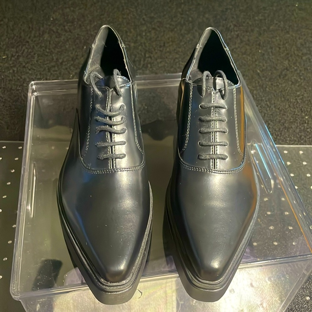 Zara pointed sneaker